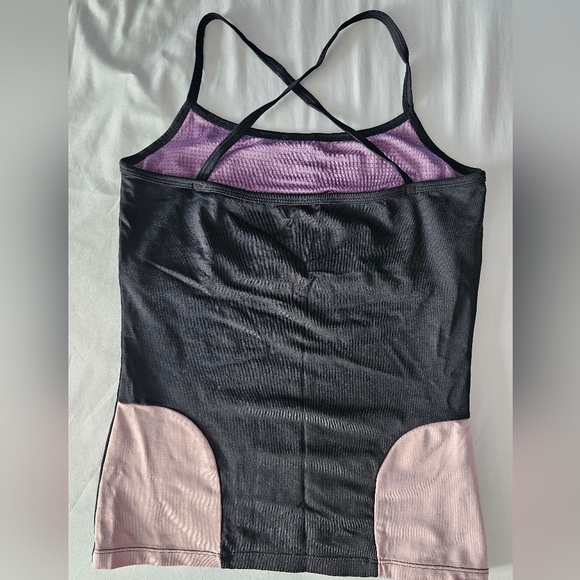 Workout top - Picture 2 of 6